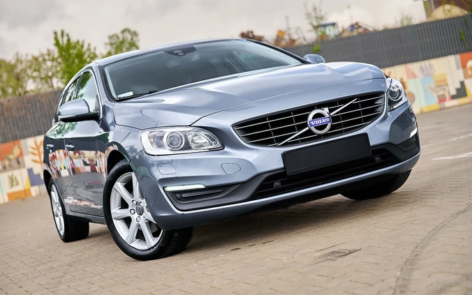 Volvo V60 cena 57800 przebieg: 207000, rok produkcji 2017 z Zawiercie małe 781